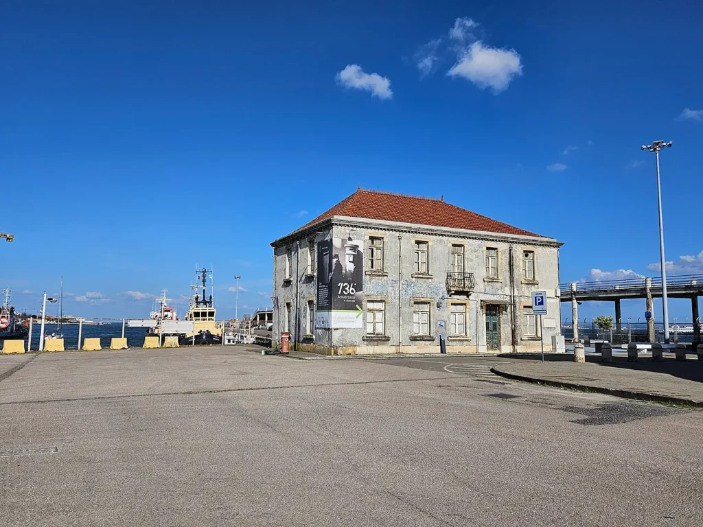 Vhils WWII Refugee Mural