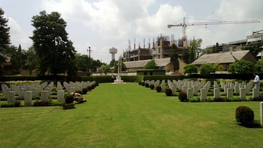 World Wars Cemetery