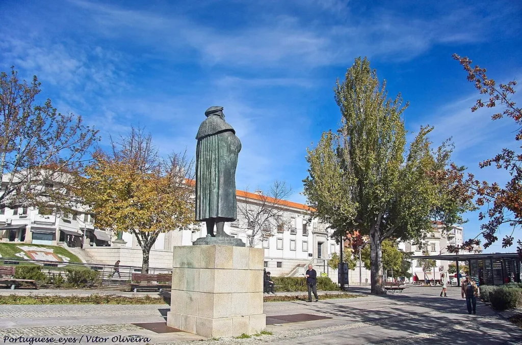 Statue of Amato Lusitano