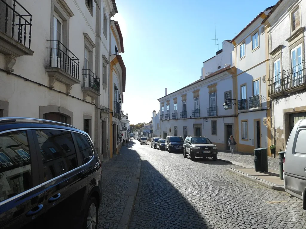 Rua do Raimundo in Évora.