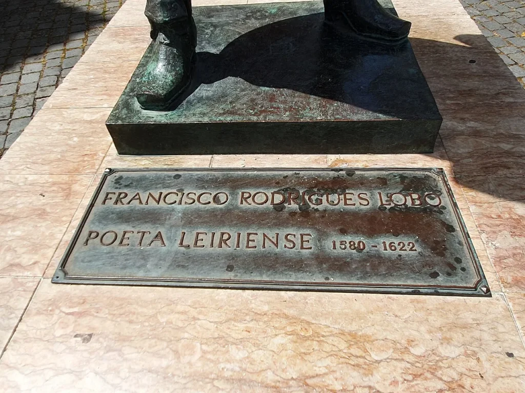 Bronze statue of Francisco Rodrigues Lobo.