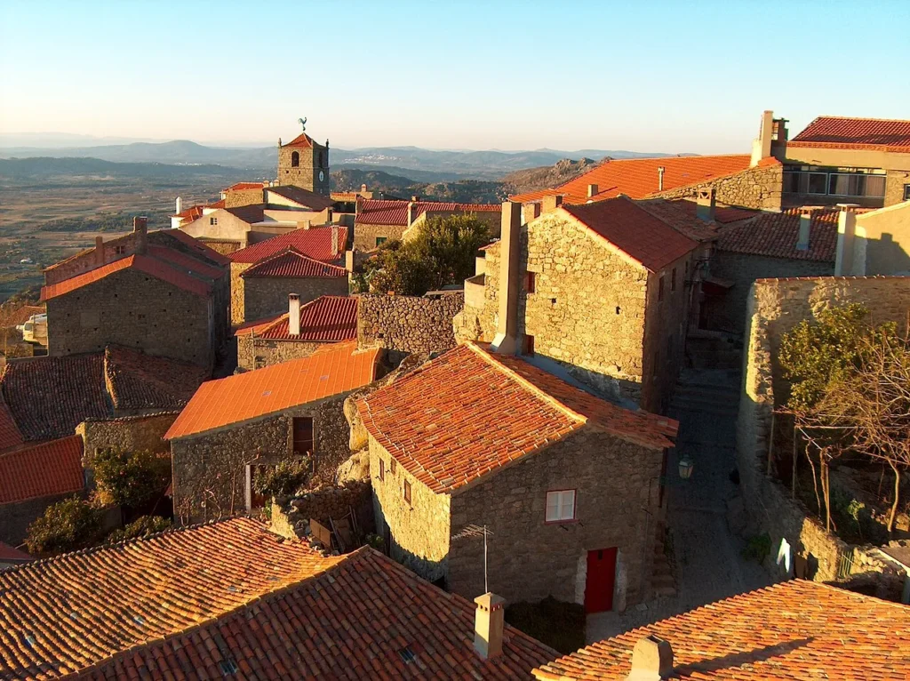 Granite houses in Monsanto.