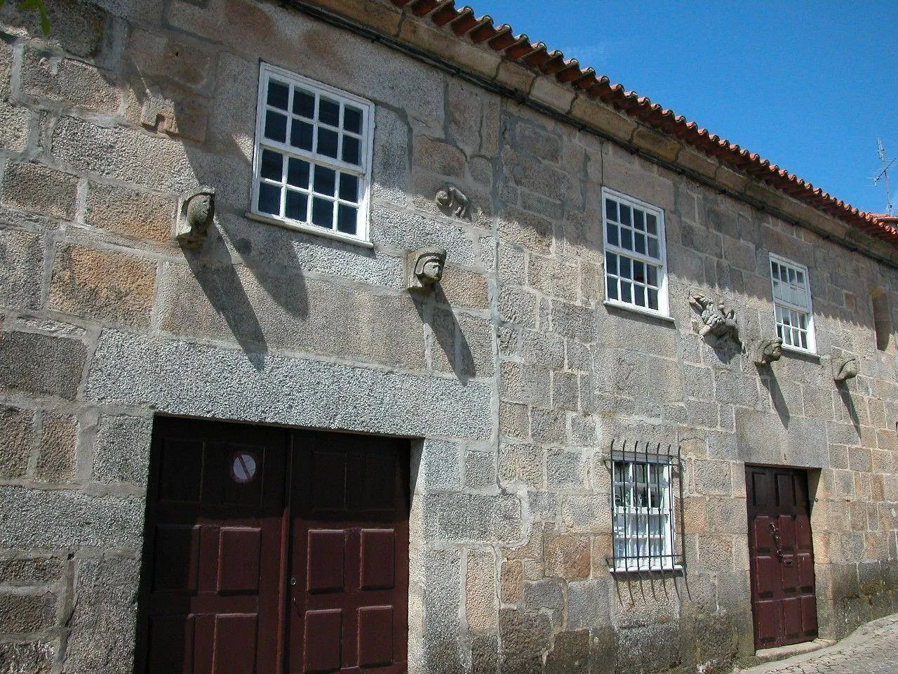 Casa do Gato Preto / Lion of Judah