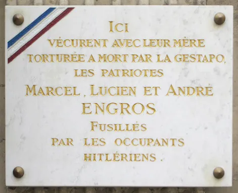Memorial plaque for the Engros family at 18 rue des Écouffes in Paris.