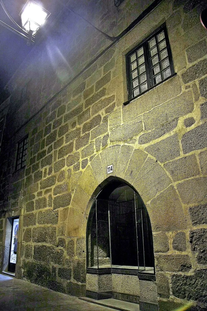 Historic street view of Rua Direita in Viseu.